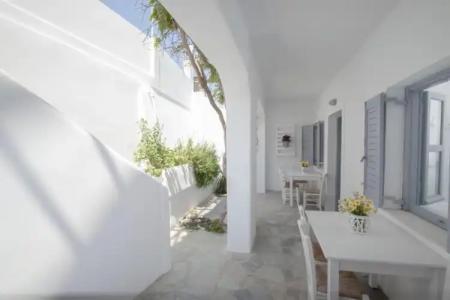 Zacharakis Studios - 109