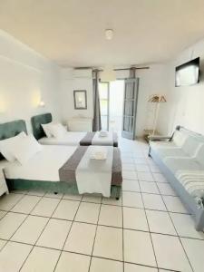 Zacharakis Studios - 121