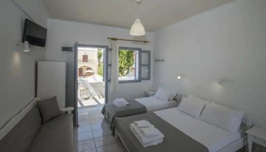 Zacharakis Studios - 104