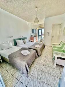 Zacharakis Studios - 99