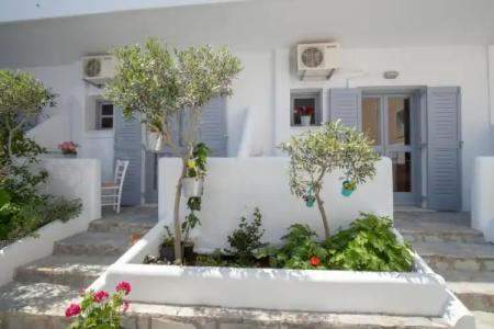 Zacharakis Studios - 105