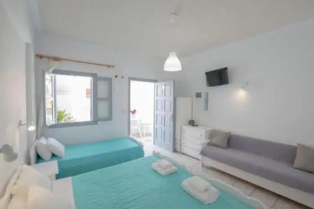 Zacharakis Studios - 92