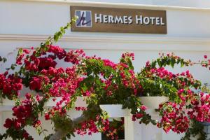 Hermes Hotel, Kamari