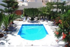 Pension George, Karterados