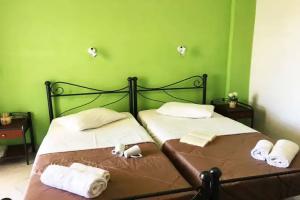 Villa Agas, Karterados