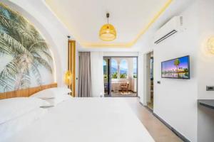 Drossia Palms Hotel and Nisos Beach Suites, Malia