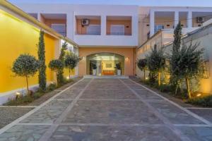 Matthias Hotel Apartments, Adelianos Kampos