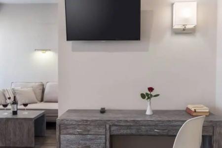 Bio Suites & Spa - 97