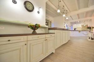 Pelican Town Hotel, Mykonos City