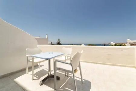 Stratos Apartments & Studios - 290