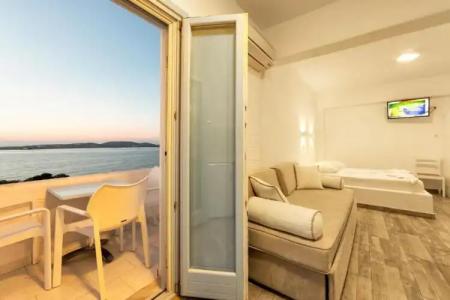 Stratos Apartments & Studios - 348