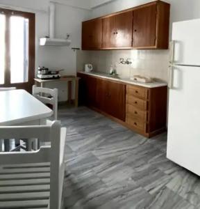 Helliniko & Studios - 50