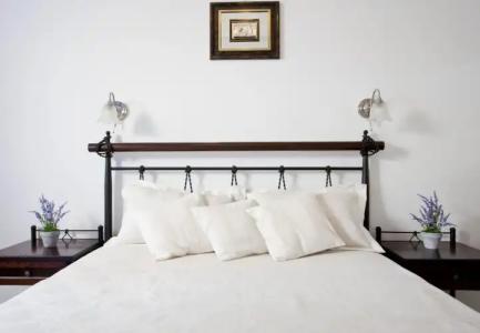 The Best Studios & Rooms - 0