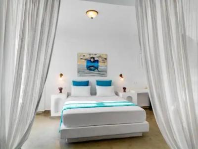 Aloni & Suites - 102