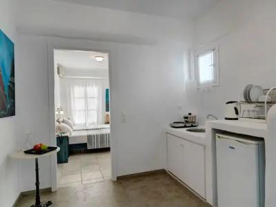 Aloni & Suites - 101