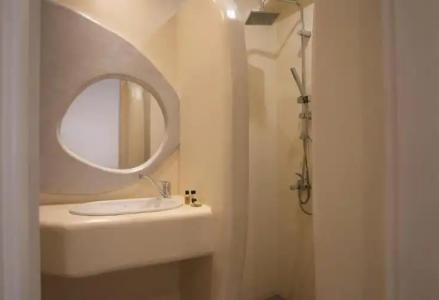 Aloni & Suites - 100