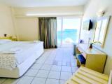 Standard Triple room with sea view