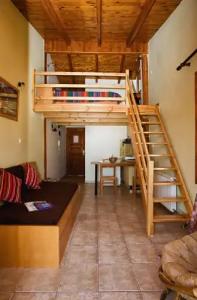 Barbara Studios - 11