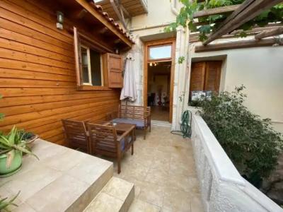 Barbara Studios - 108