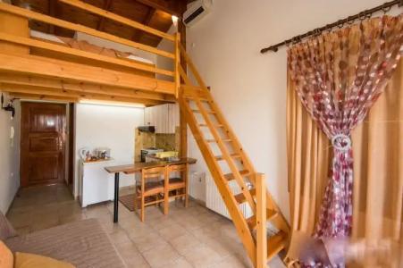 Barbara Studios - 84