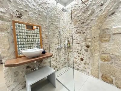 Barbara Studios - 150