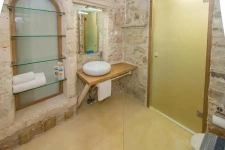 Barbara Studios - 33