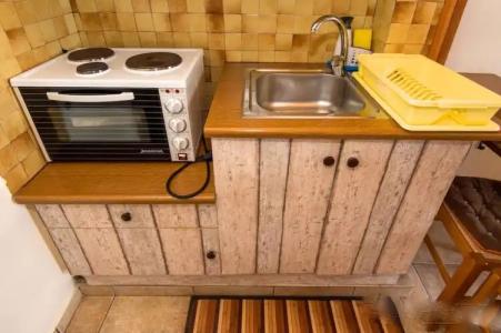 Barbara Studios - 98