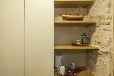 Barbara Studios - 34