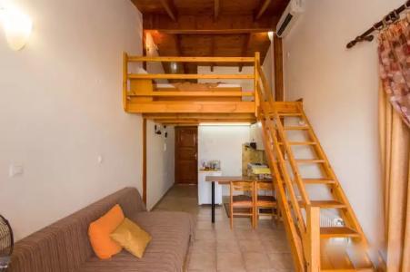 Barbara Studios - 96