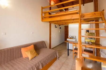 Barbara Studios - 89