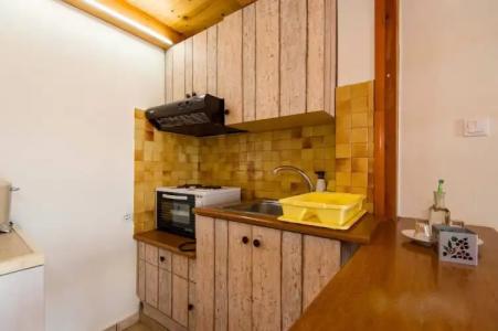 Barbara Studios - 99