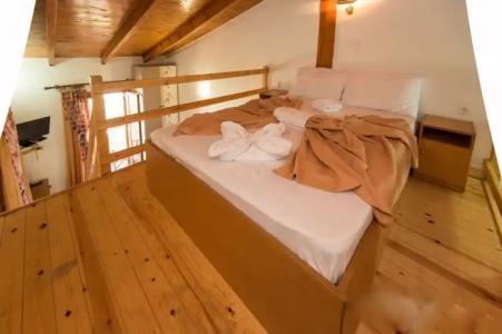 Barbara Studios - 90