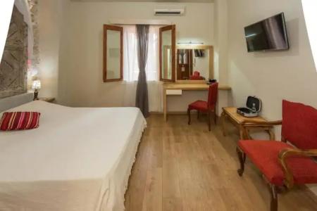 Barbara Studios - 36