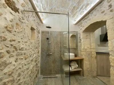 Barbara Studios - 46