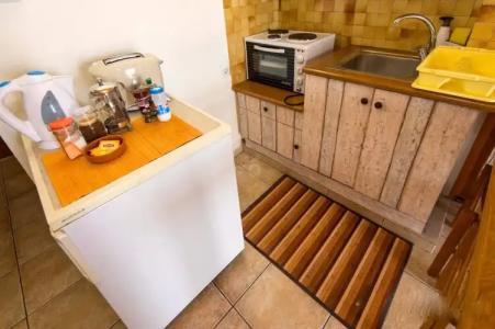 Barbara Studios - 100