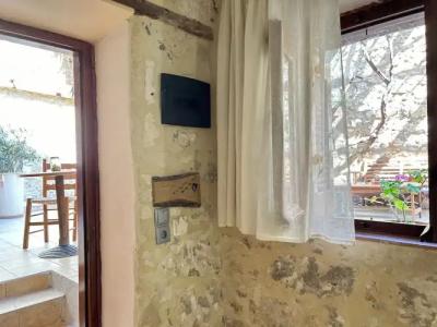 Barbara Studios - 23