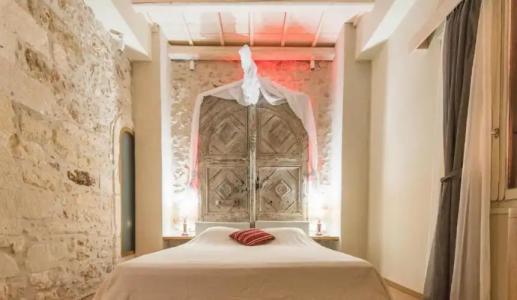 Barbara Studios - 40