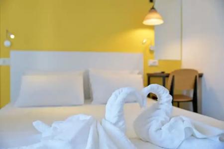 Hillside Studios & Apartments - 50