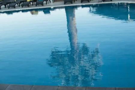 Hillside Studios & Apartments - 36