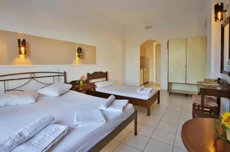 Hillside Studios & Apartments - 3