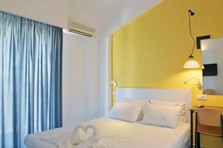 Hillside Studios & Apartments - 53