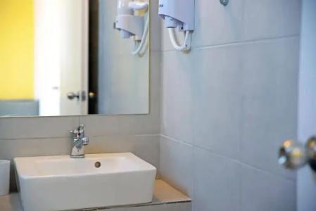 Hillside Studios & Apartments - 8