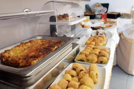 Hillside Studios & Apartments - 14