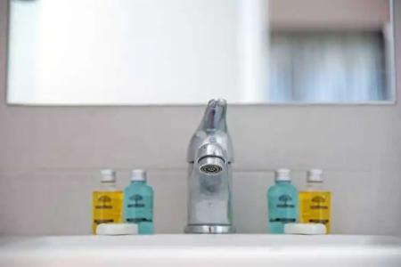 Hillside Studios & Apartments - 44