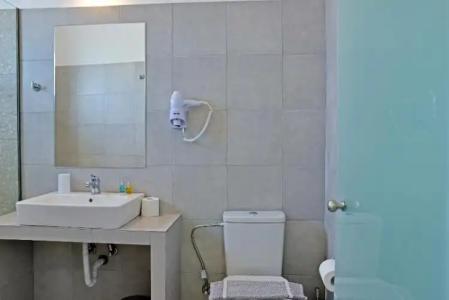 Hillside Studios & Apartments - 58