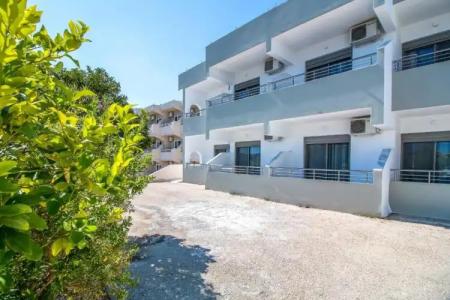 Hillside Studios & Apartments - 29