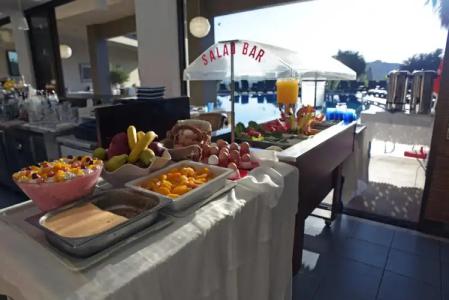 Hillside Studios & Apartments - 12