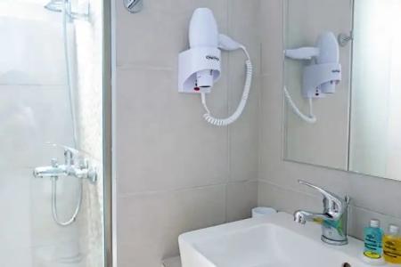 Hillside Studios & Apartments - 52