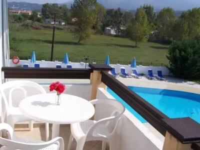 Ninos on the Beach - 32