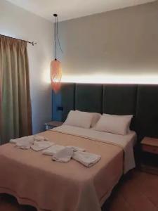 Ninos on the Beach - 18